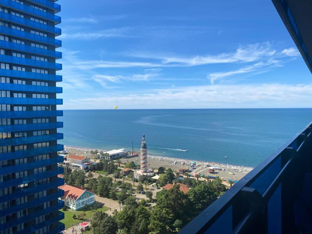 Апартаменты с видом на море Twin Towers Batumi, Orbi City Экстерьер фото