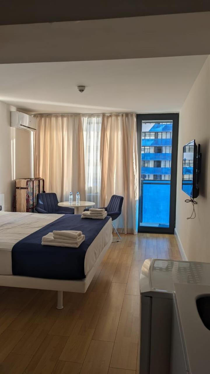 Апартаменты с видом на море Twin Towers Batumi, Orbi City Экстерьер фото